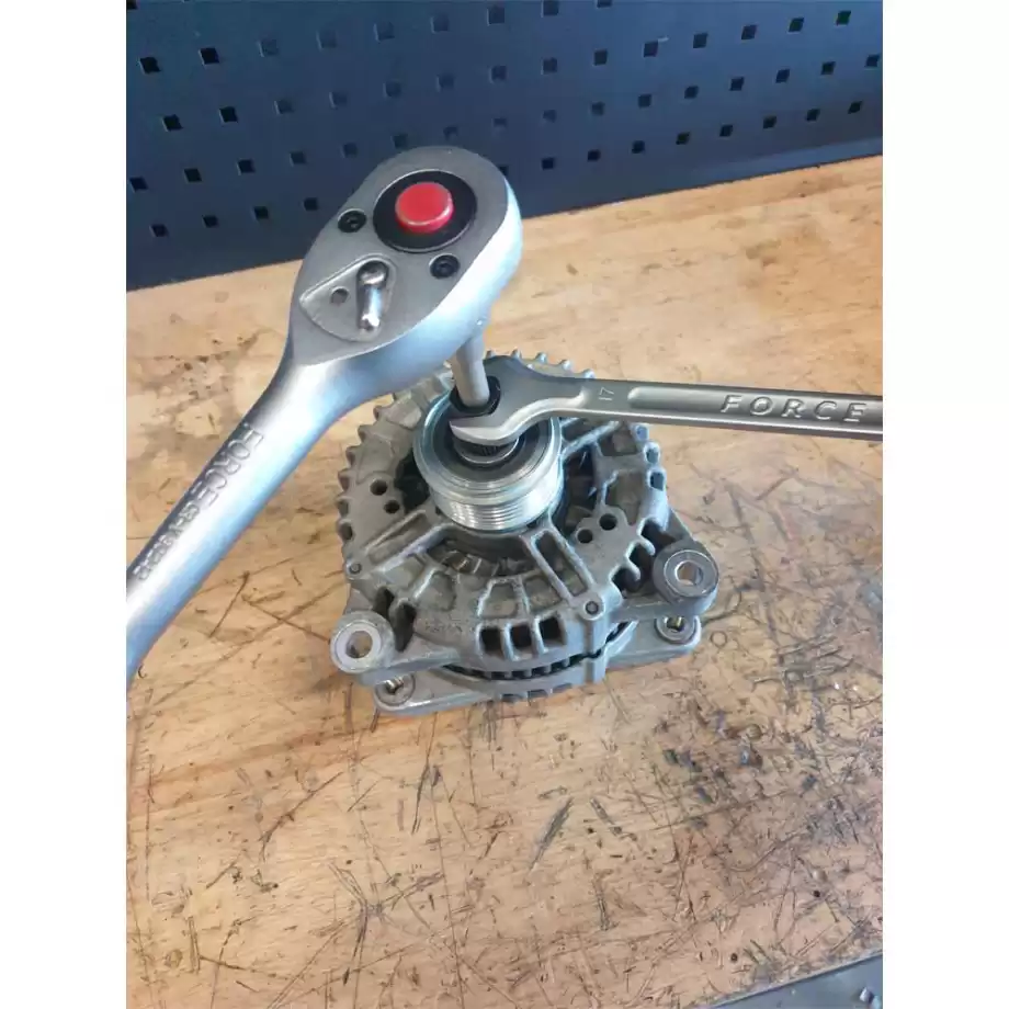 lichtmaschinen-freilauf-riemenscheiben-werkzeug-spezialset-fuer-generator-beispiel